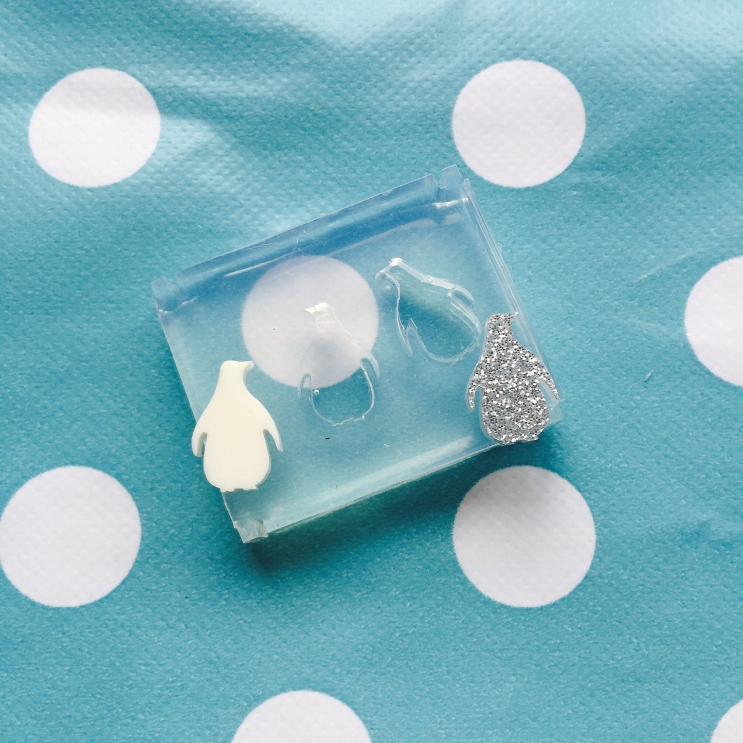 Silicone Earring Penguin shape Stud Mold - Earrings Resin Crafter Mould EM116