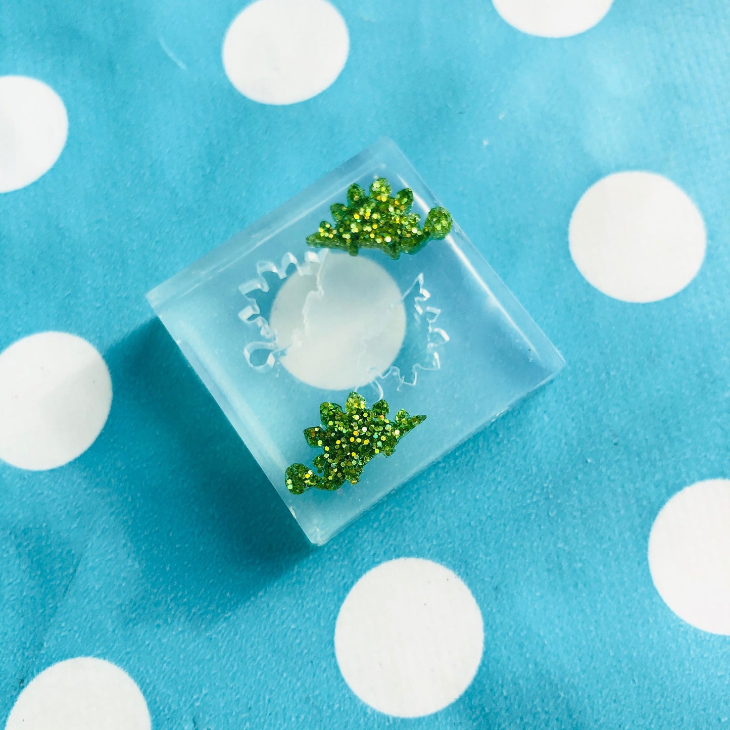 12mm Silicone Earrings Stegosaurus Mold Resin - Earring Resin Crafter Dinosaur Reptile EM89