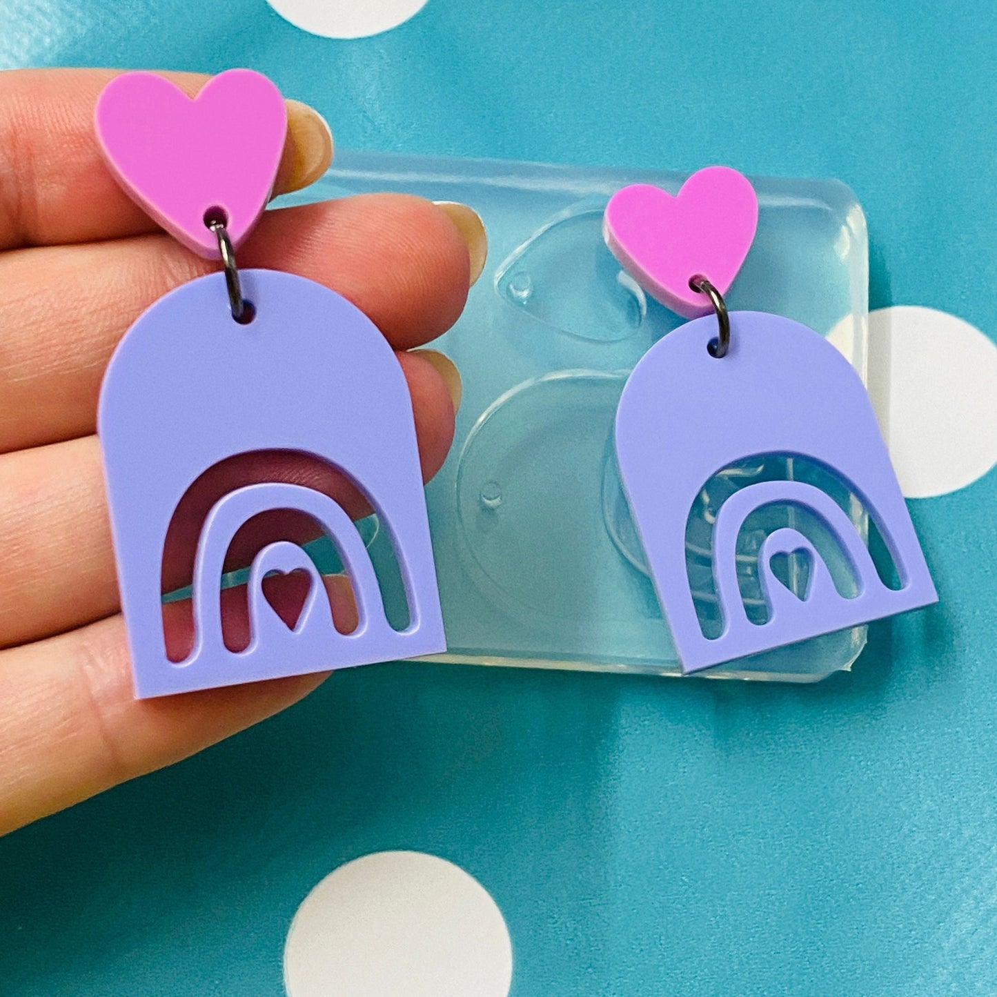 30mm Flat Arc Cut Out Rainbow Silicone Heart Dangle Earring Mold em259