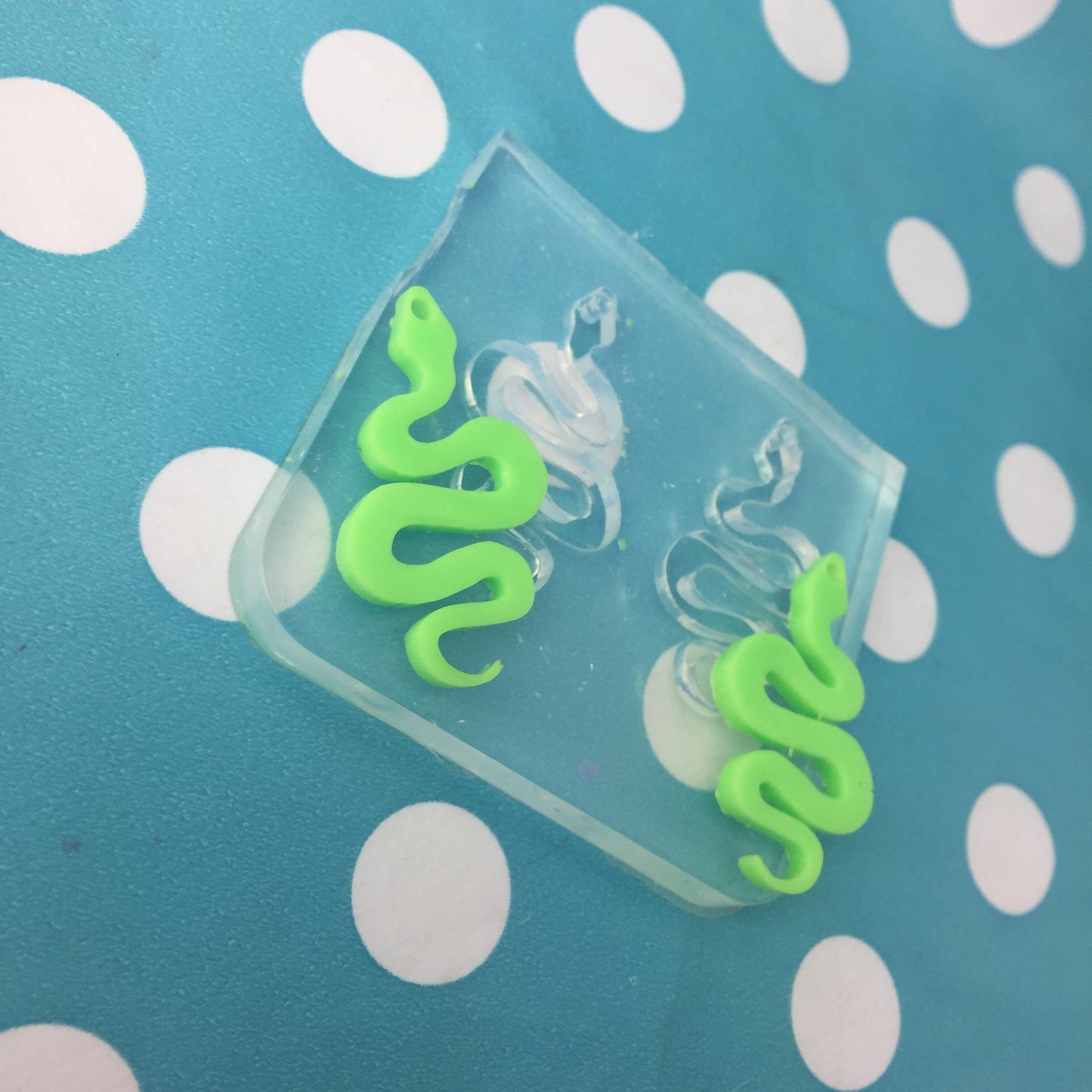 35mm Snake Earring Mold - Silicone Resin Mould Stud Shape Shape Reptile EM236 ccc