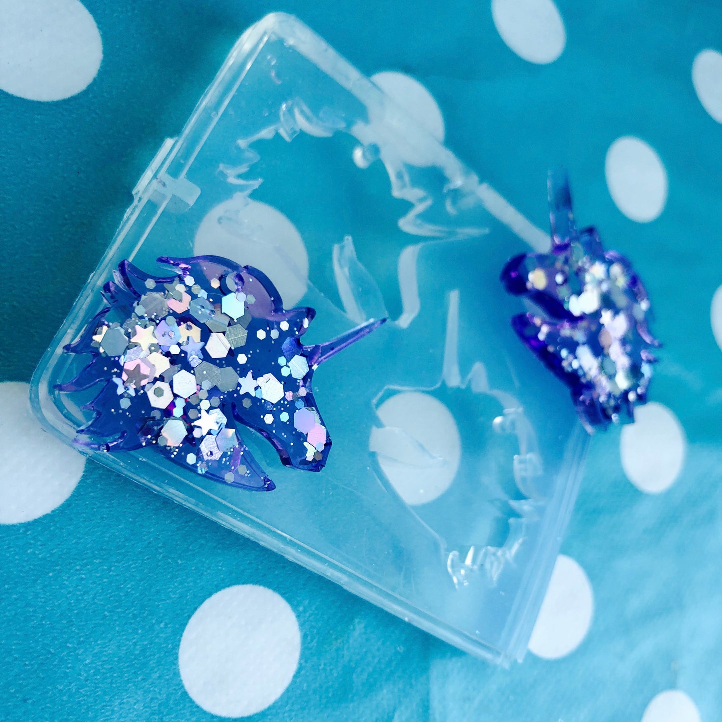 35mm Silicone Earring Unicorn Mold  - Earrings Resin Crafter Mould Mystical Animal EM22 with hole
