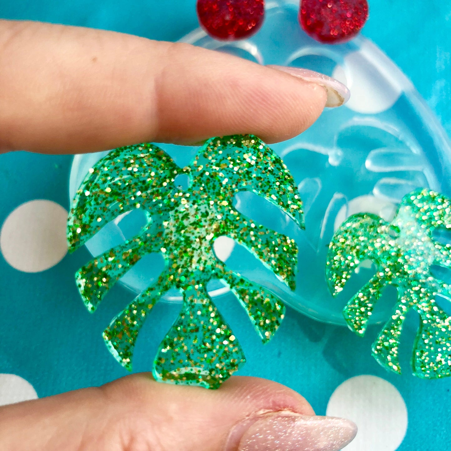 35mm XL Banana Monstera Leaf Silicone Earring Mold EM14