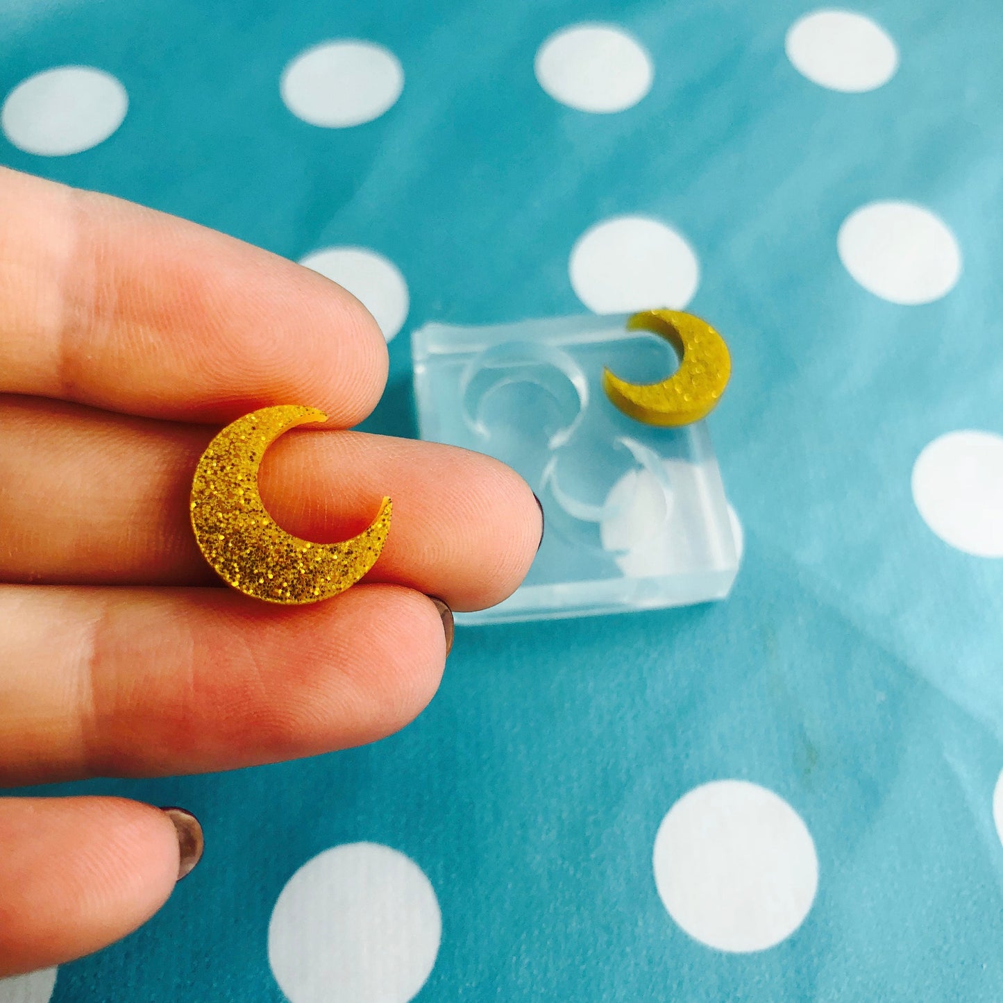 14mm Silicone Crescent Moon Stud Earring  Mold  - Earrings Resin Crafter Mould Halloween EM49