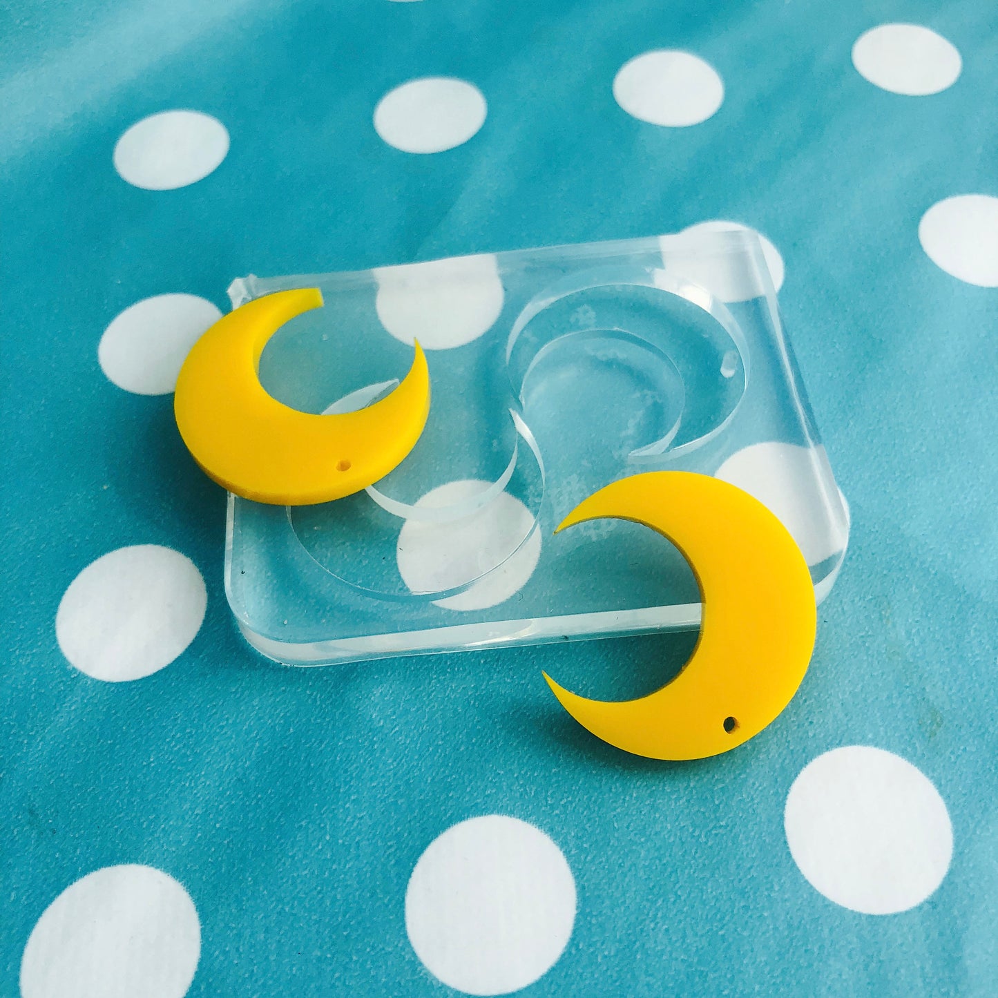 27mm Flat Crescent Moon Silicone Earring Mold - EM390