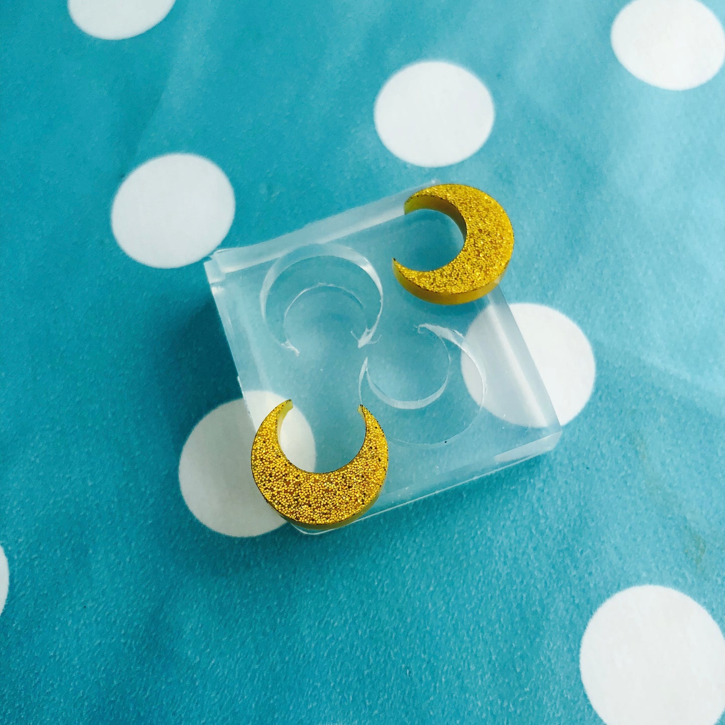 14mm Silicone Crescent Moon Stud Earring  Mold  - Earrings Resin Crafter Mould Halloween EM49