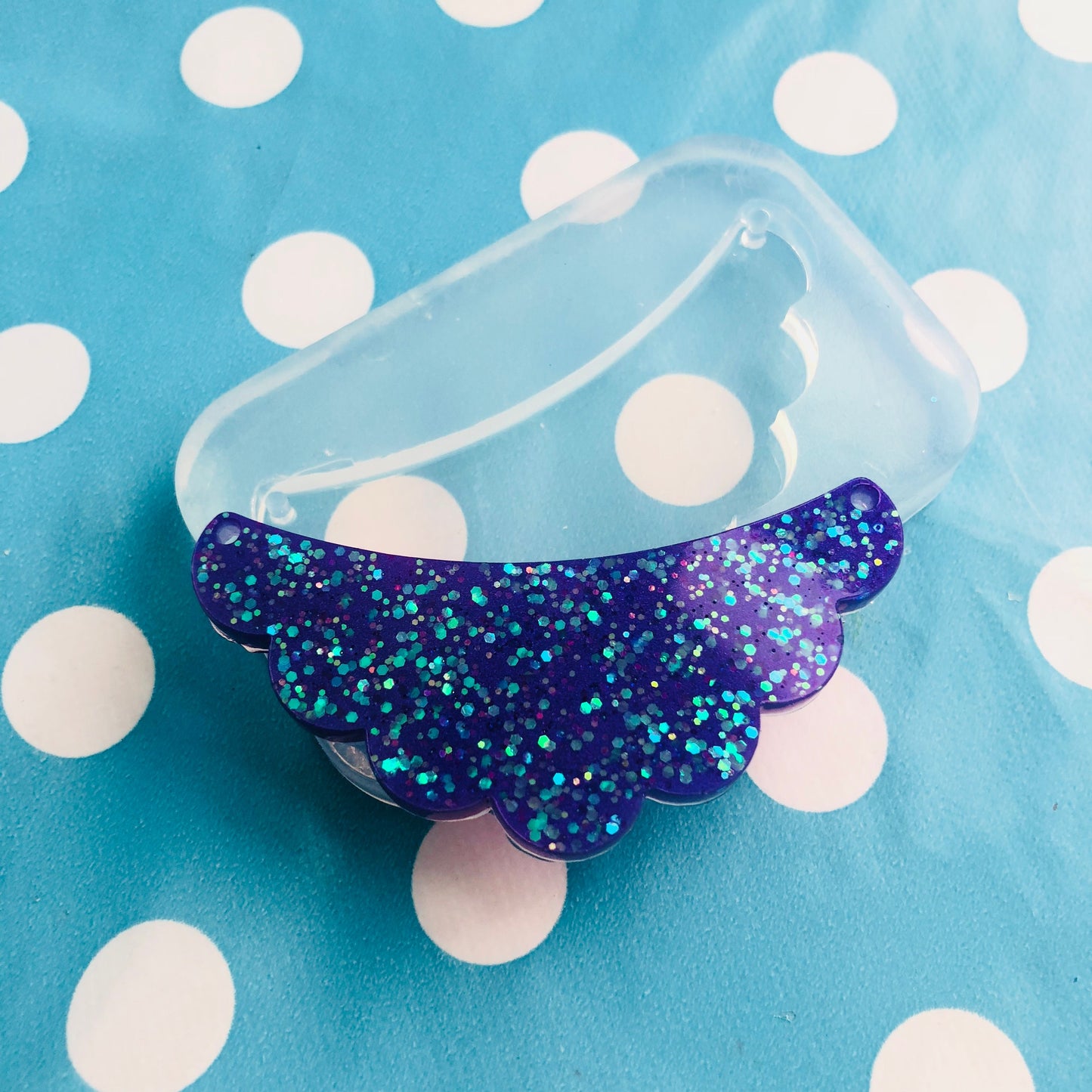 70mm Silicone Scallop Edge Necklace Mold  - Earrings Resin Crafter Mould Pendant PM39