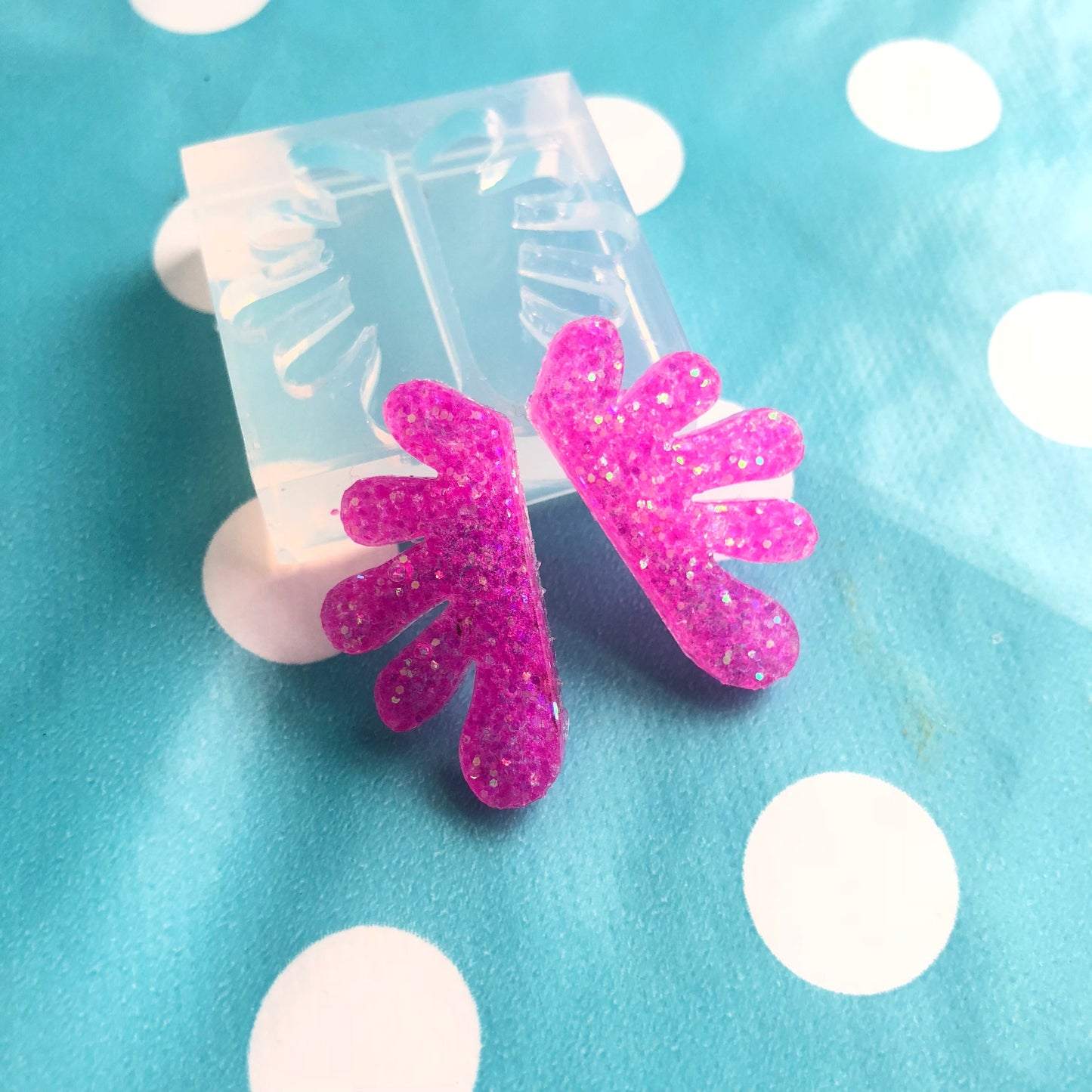 30mm Doodle Leaf Stud Silicone Earring Mold  - Resin Shape Nature Tropical EM306