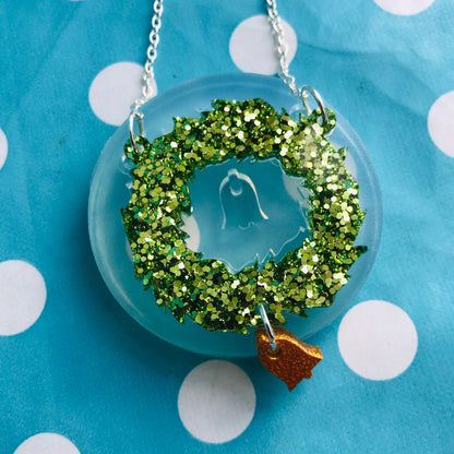 45mm Silicone Christmas Wreath Necklace Mold with Bell - Resin Flexible Rubber Clear Necklace DIY Holiday PM54