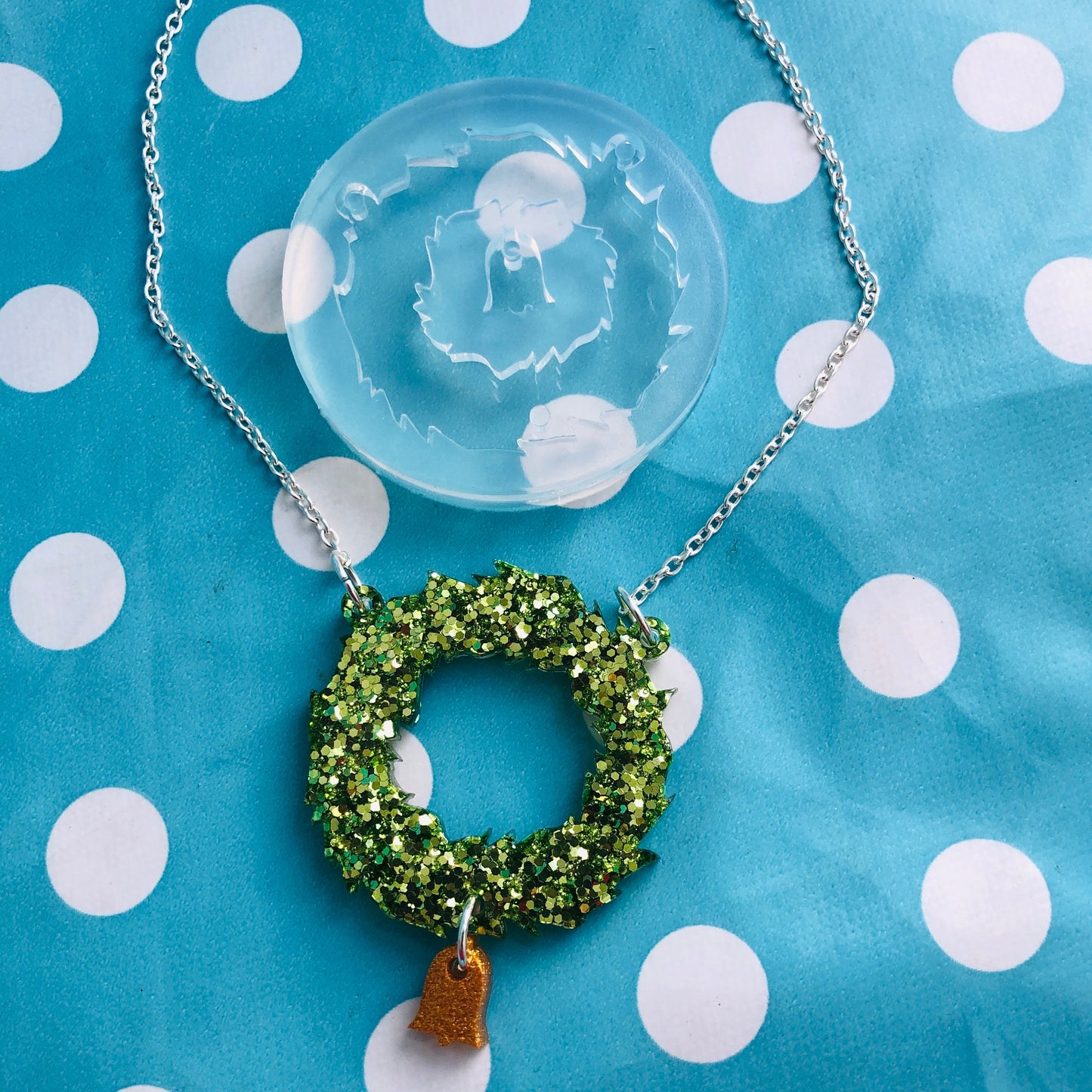 45mm Silicone Christmas Wreath Necklace Mold with Bell - Resin Flexible Rubber Clear Necklace DIY Holiday PM54