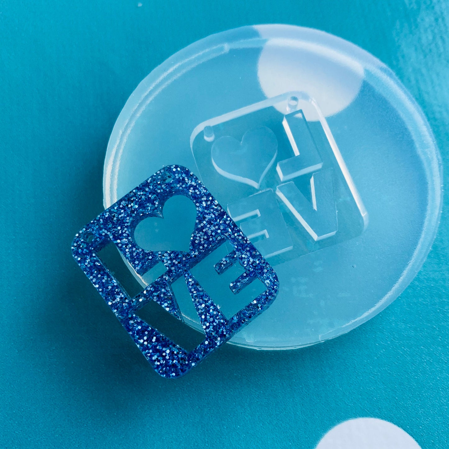 30mm Love Word Silicone Pendant Mold - Resin Crafter NM08