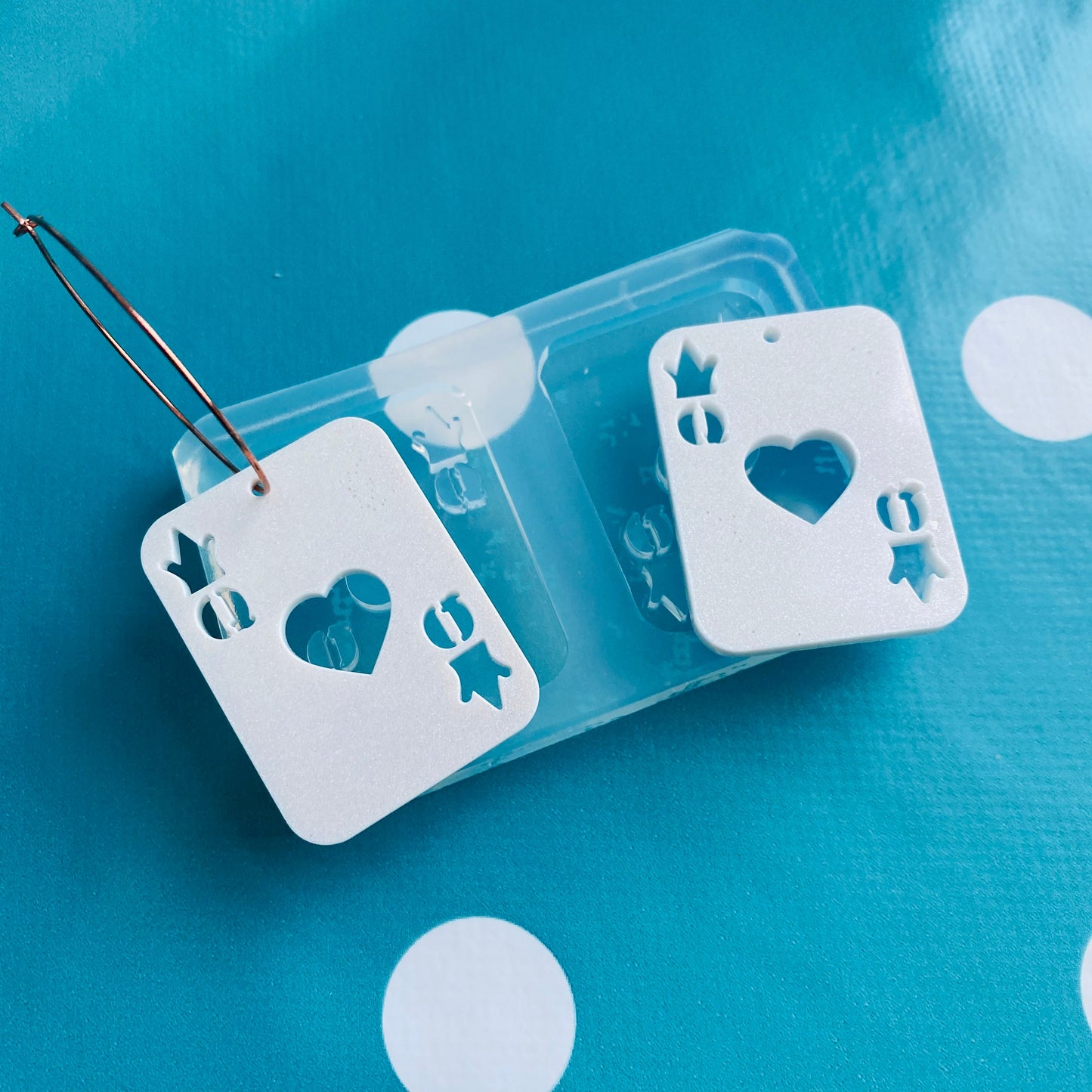 Queen of Hearts Playing Silicone Dangle Earring Mold - EM528