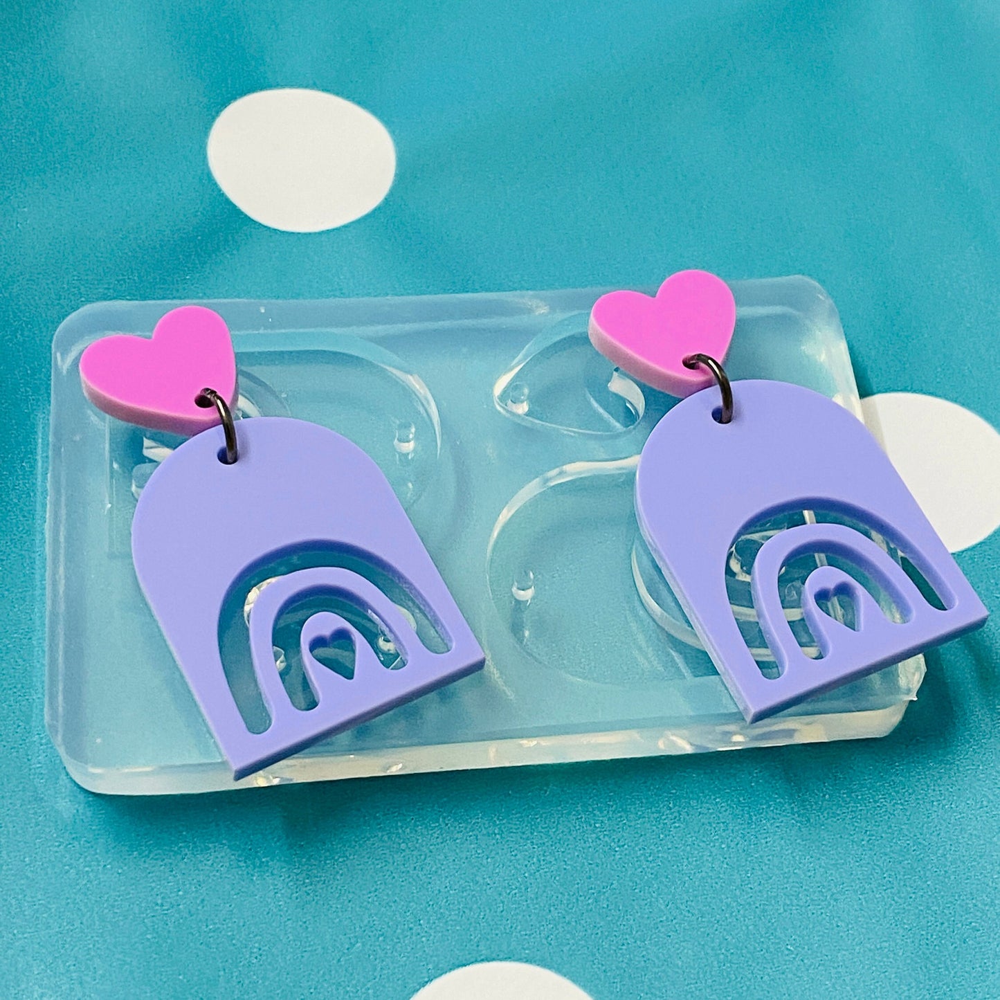30mm Flat Arc Cut Out Rainbow Silicone Heart Dangle Earring Mold em259