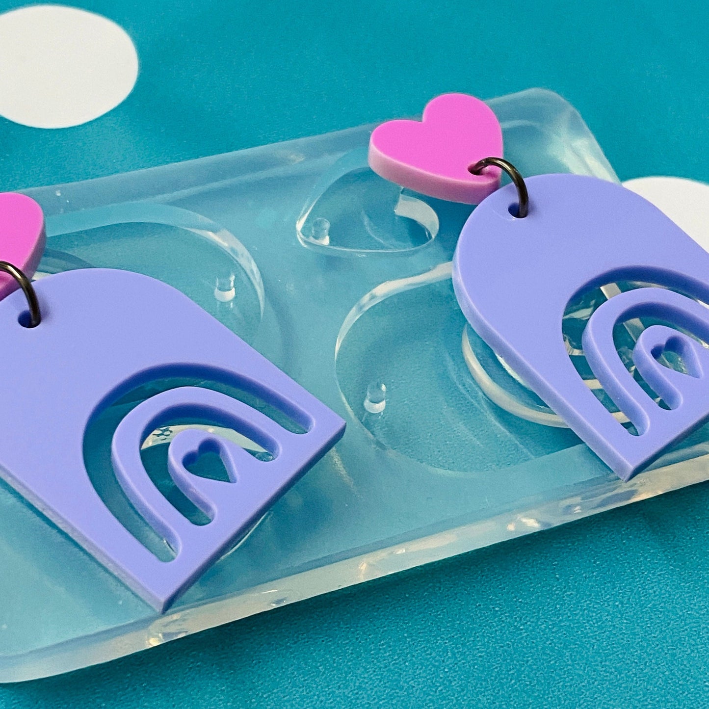 30mm Flat Arc Cut Out Rainbow Silicone Heart Dangle Earring Mold em259