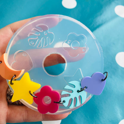 Bracelet Charm Silicone Mold Heart Moon Star Monstera Flower EM268